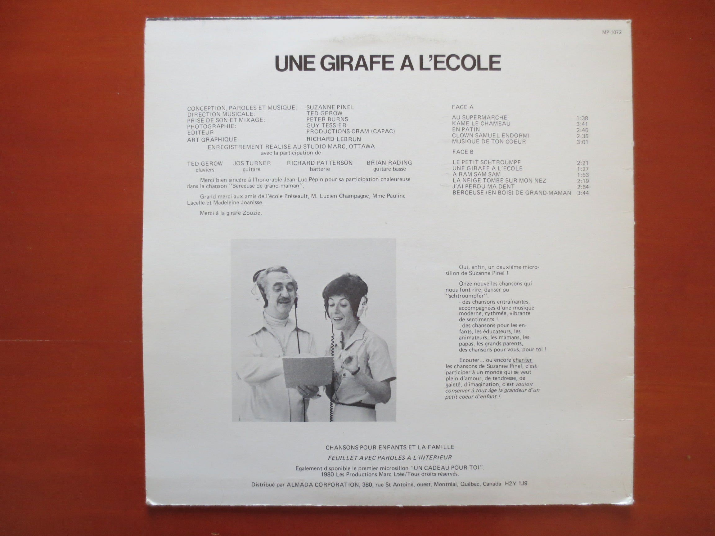 Suzanne Pinel – Une Girafe à l'École (1980) Vinyl LP