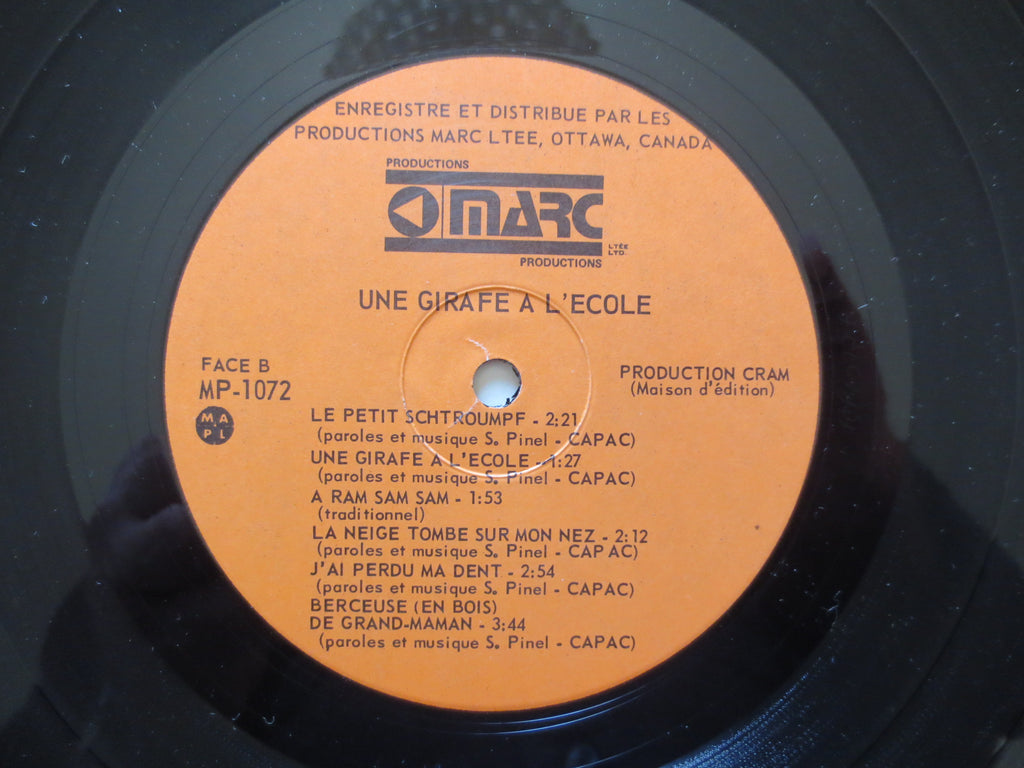 Suzanne Pinel – Une Girafe à l'École (1980) Vinyl LP